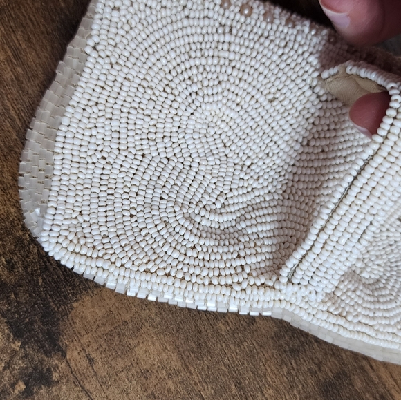 VINTAGE BEADED CLUTCH PEARL SEED BEADS SILK LINING BELT LOOP DESIGN - Picture 5 of 6